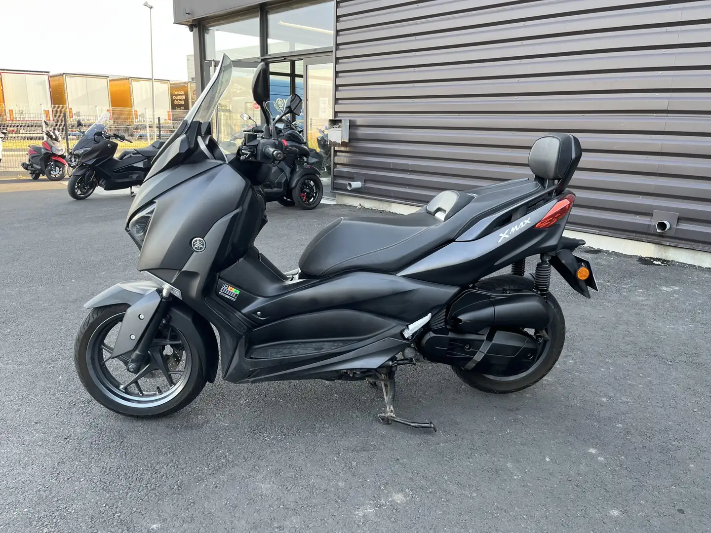 Yamaha X-Max 125 Gris - 1