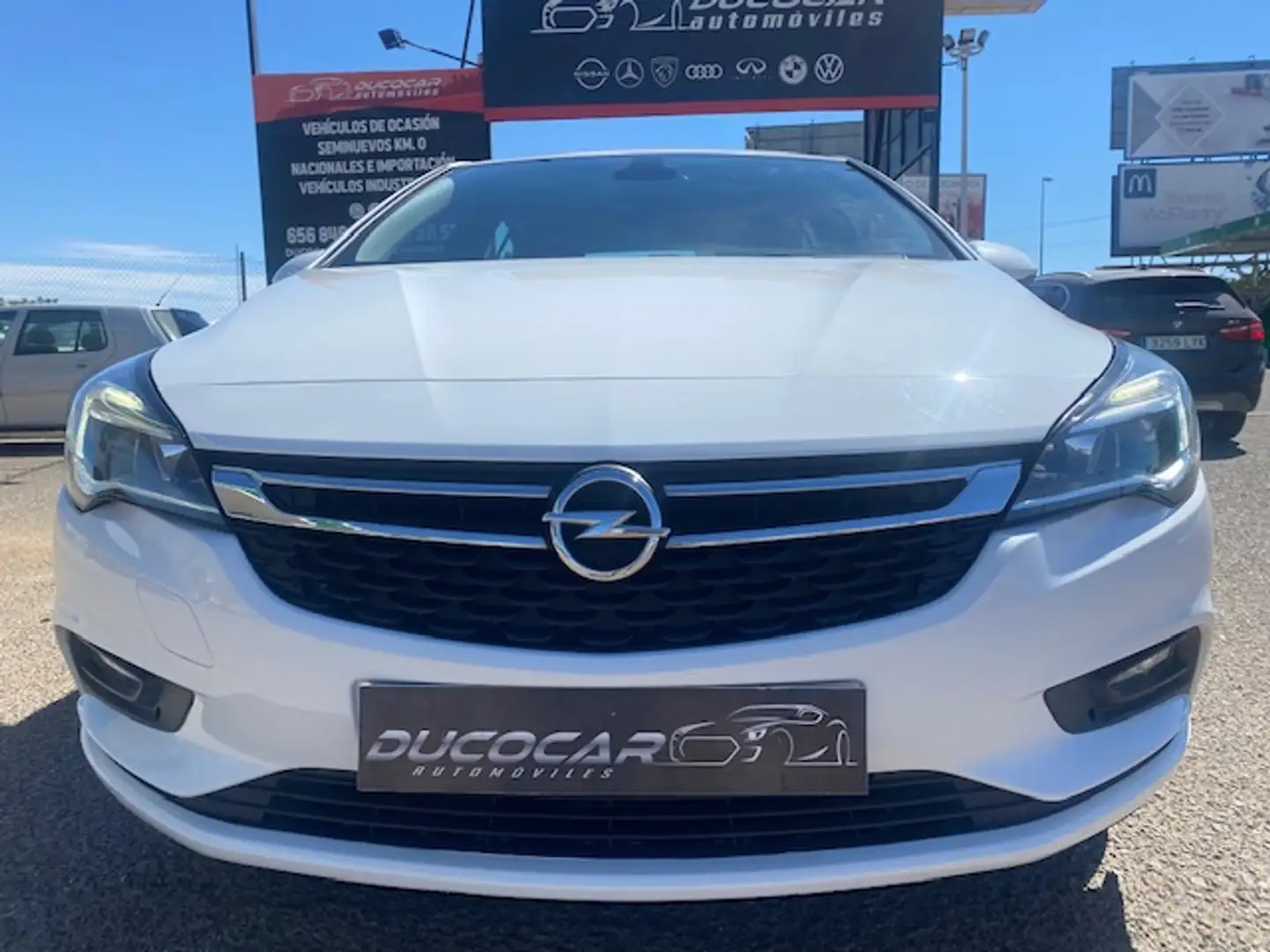 Opel Astra 1.6CDTi Business + 110 Bianco - 1