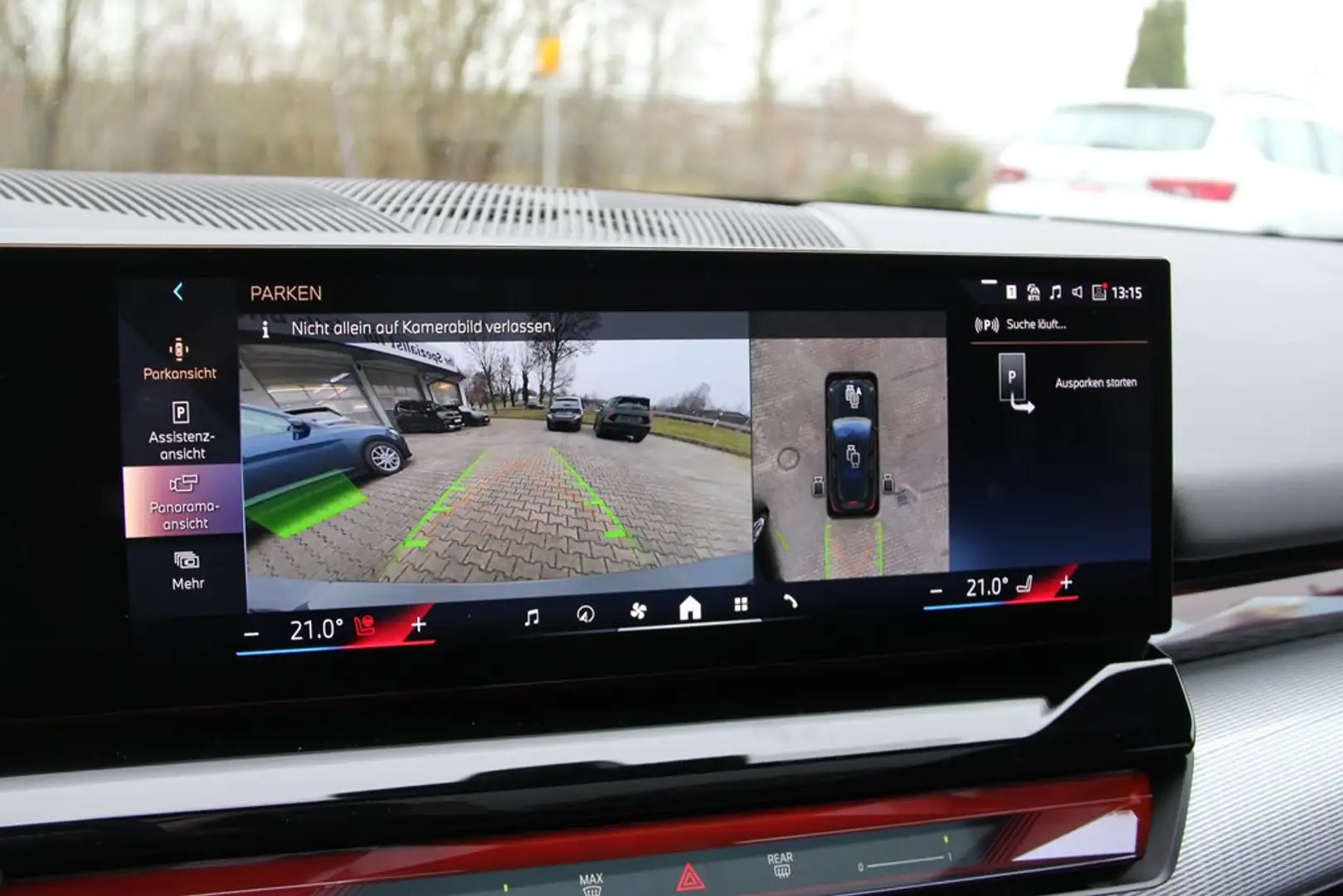 BMW 520 G61 M-Sport-Pro Panorama Adaptiv-LED AHK B&W Schwarz - 2