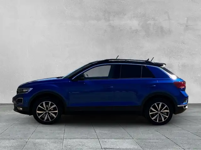 Volkswagen T-Roc view 2