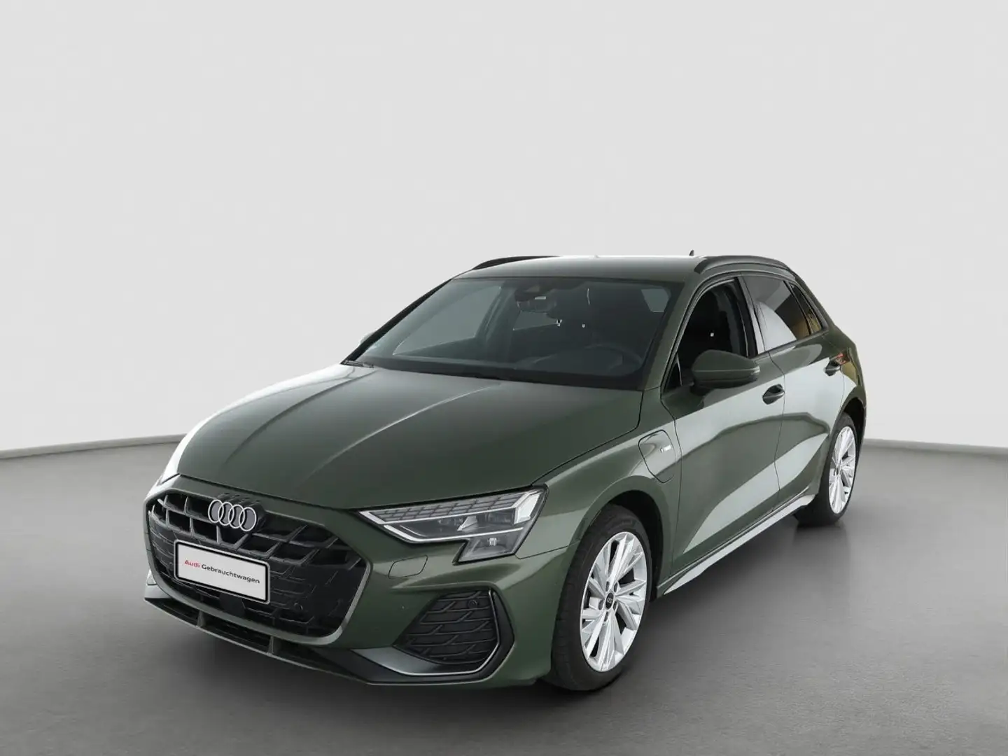 Audi A3 Sportback 40 TFSI e S line S tr. LED HUD AHK Grün - 2