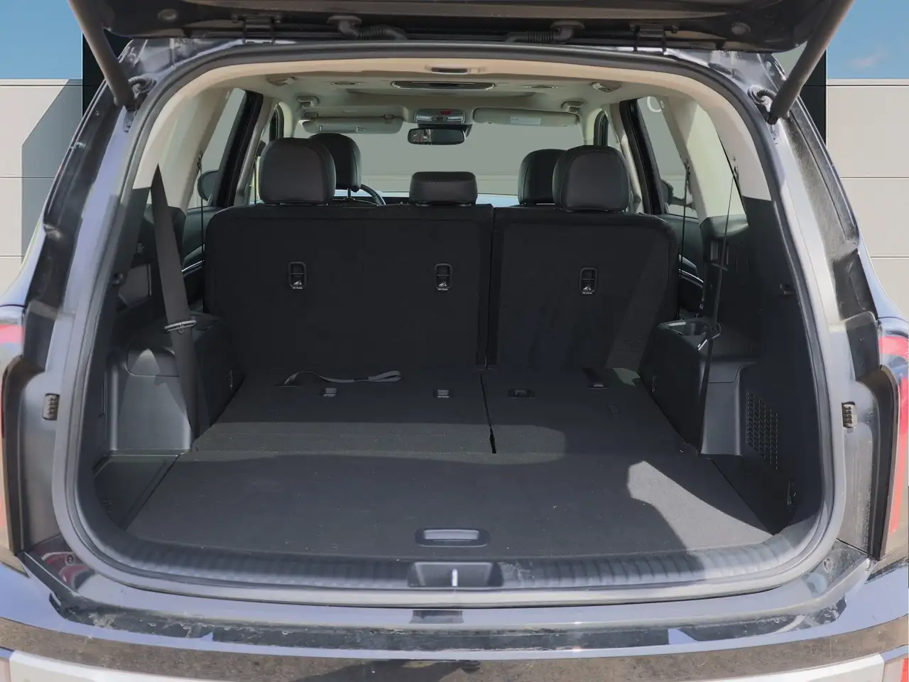 Kia Telluride снимка Kia Telluride