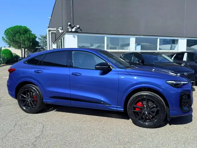 Audi Q5 view 5