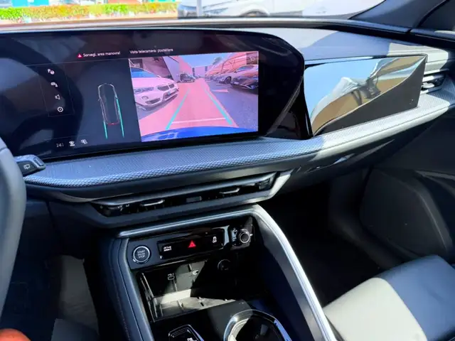 Audi Q5 view 15