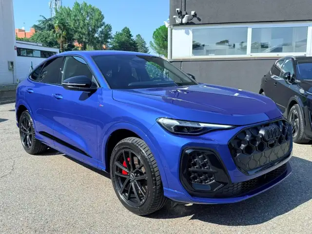 Audi Q5 view 3
