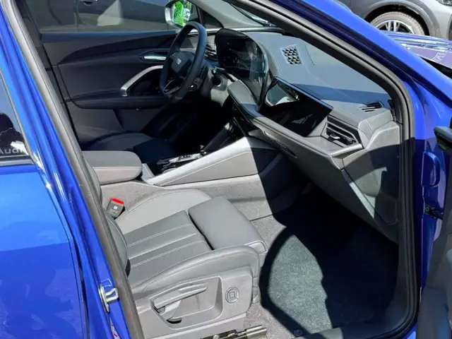 Audi Q5 view 14