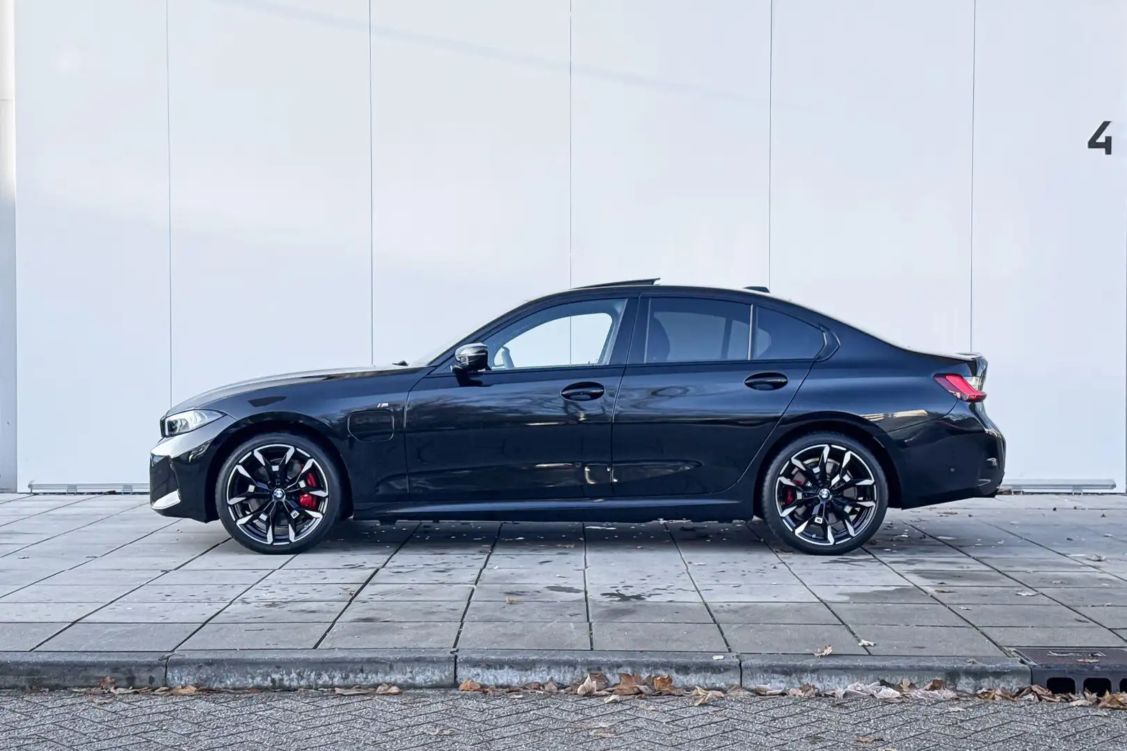 BMW 330 3 Serie Sedan 330e M-Sport Glazen Schuifdak / 19 i Noir - 2