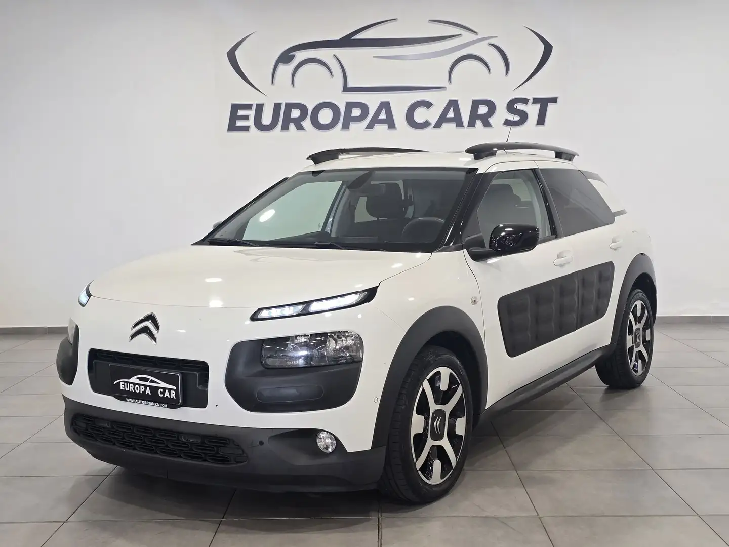 Citroen C4 Cactus 1.2 PureTech 82 Shine Wit - 1