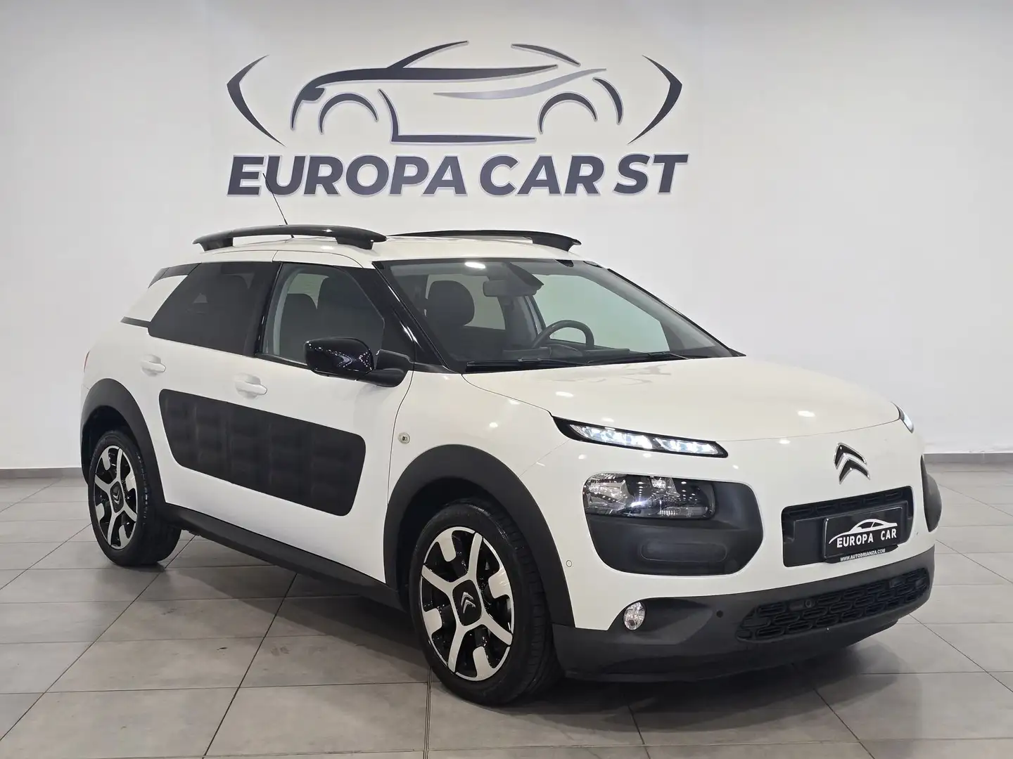 Citroen C4 Cactus 1.2 PureTech 82 Shine Wit - 2