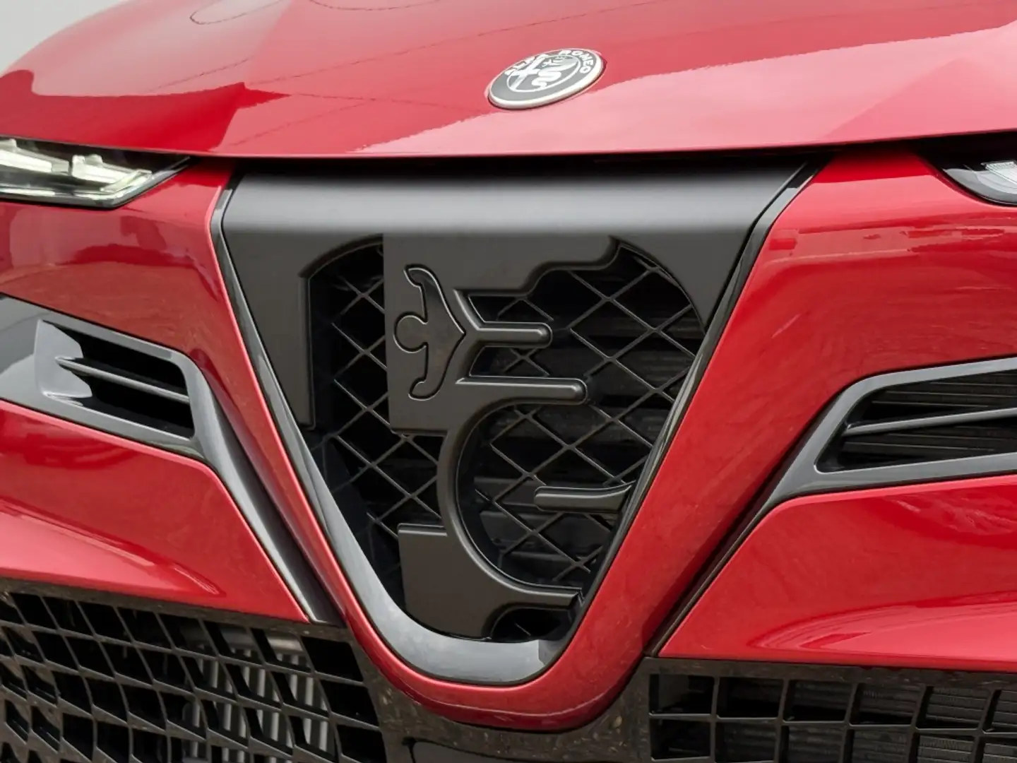 Alfa Romeo Junior 1.2 Turbo 136 PK Ibrida Speciale | Techno | Uit vo Rood - 2