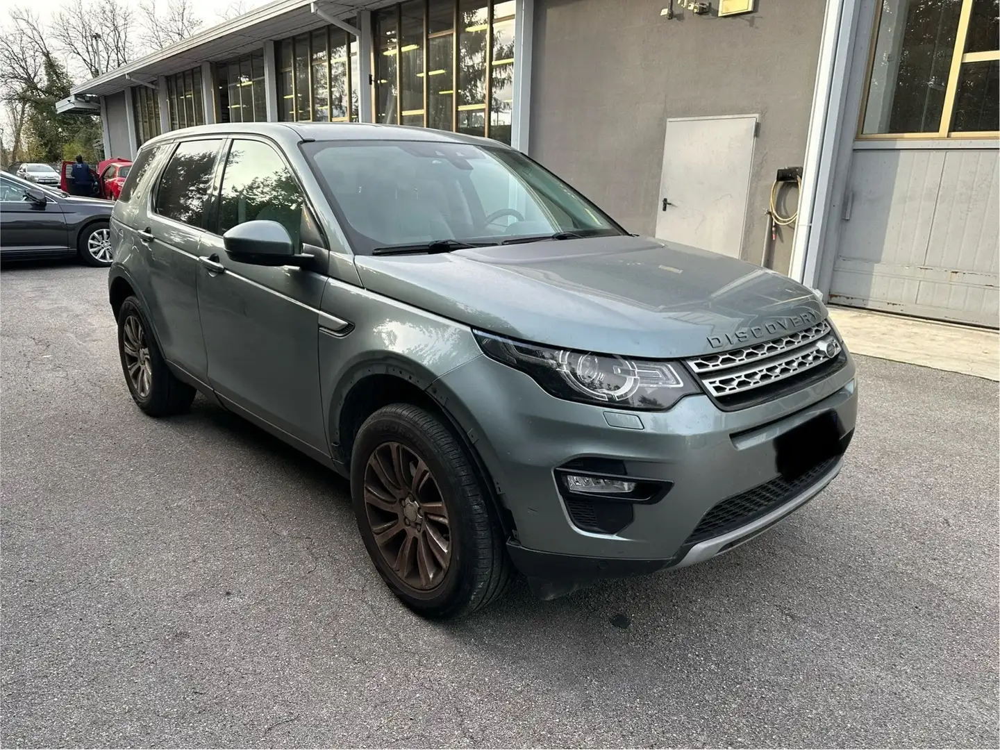 Land Rover Discovery Sport 2.0 td4 HSE awd 180cv problemi motore Grijs - 1