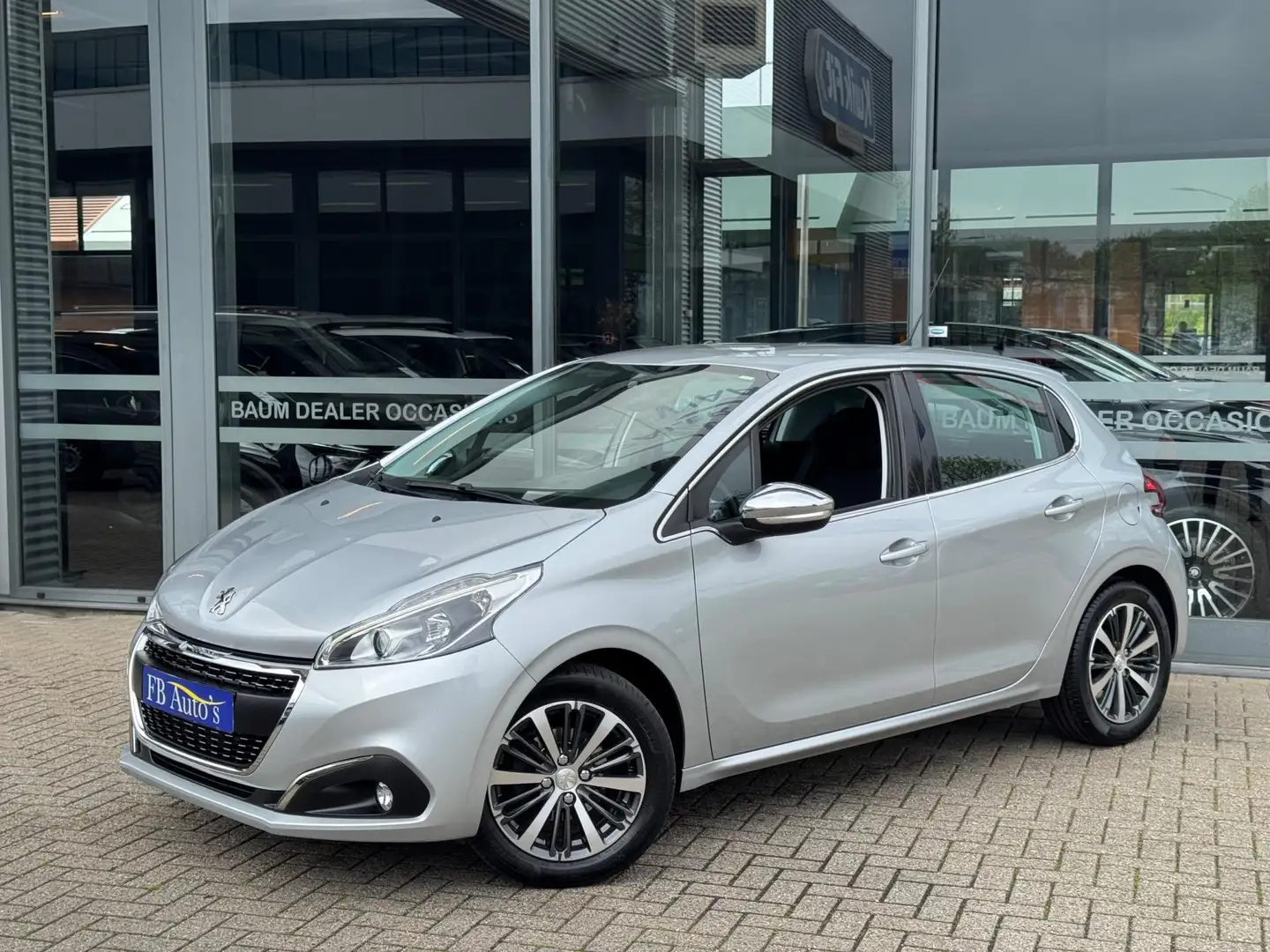 Peugeot 208 1.2 e-VTi Allure Airco lmv Navi Camera Cruise Grijs - 1