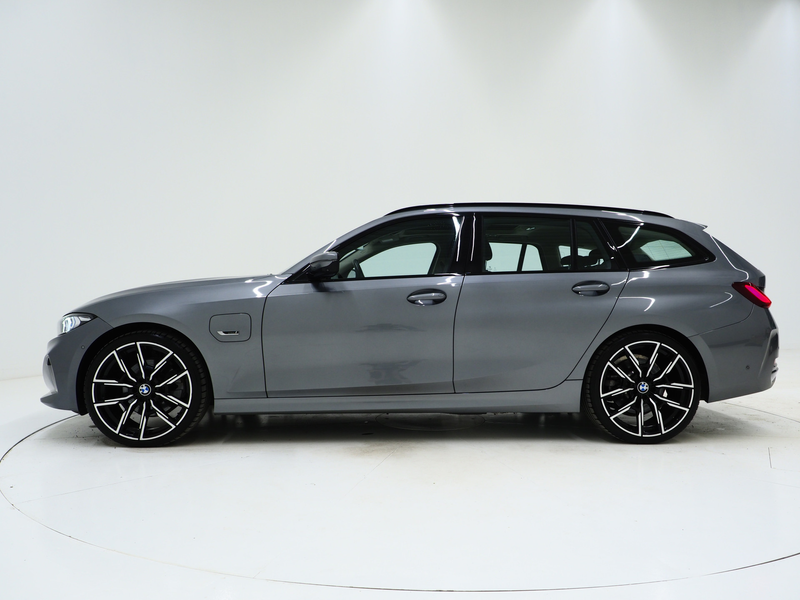 BMW 320 3-serie Touring 320e xDrive LCI Shadowline | Panor — photo 2