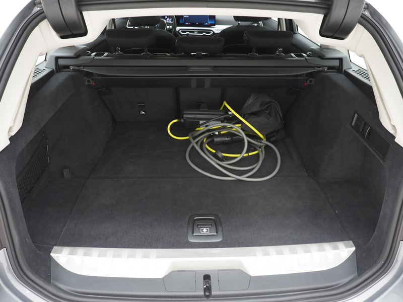 BMW 320 3-serie Touring 320e xDrive LCI Shadowline | Panor — photo 38
