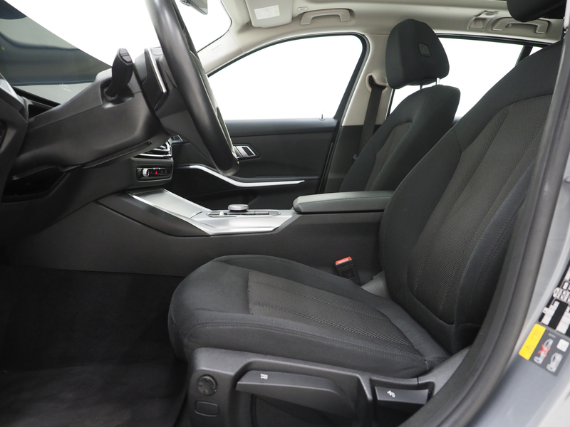BMW 320 3-serie Touring 320e xDrive LCI Shadowline | Panor — photo 17