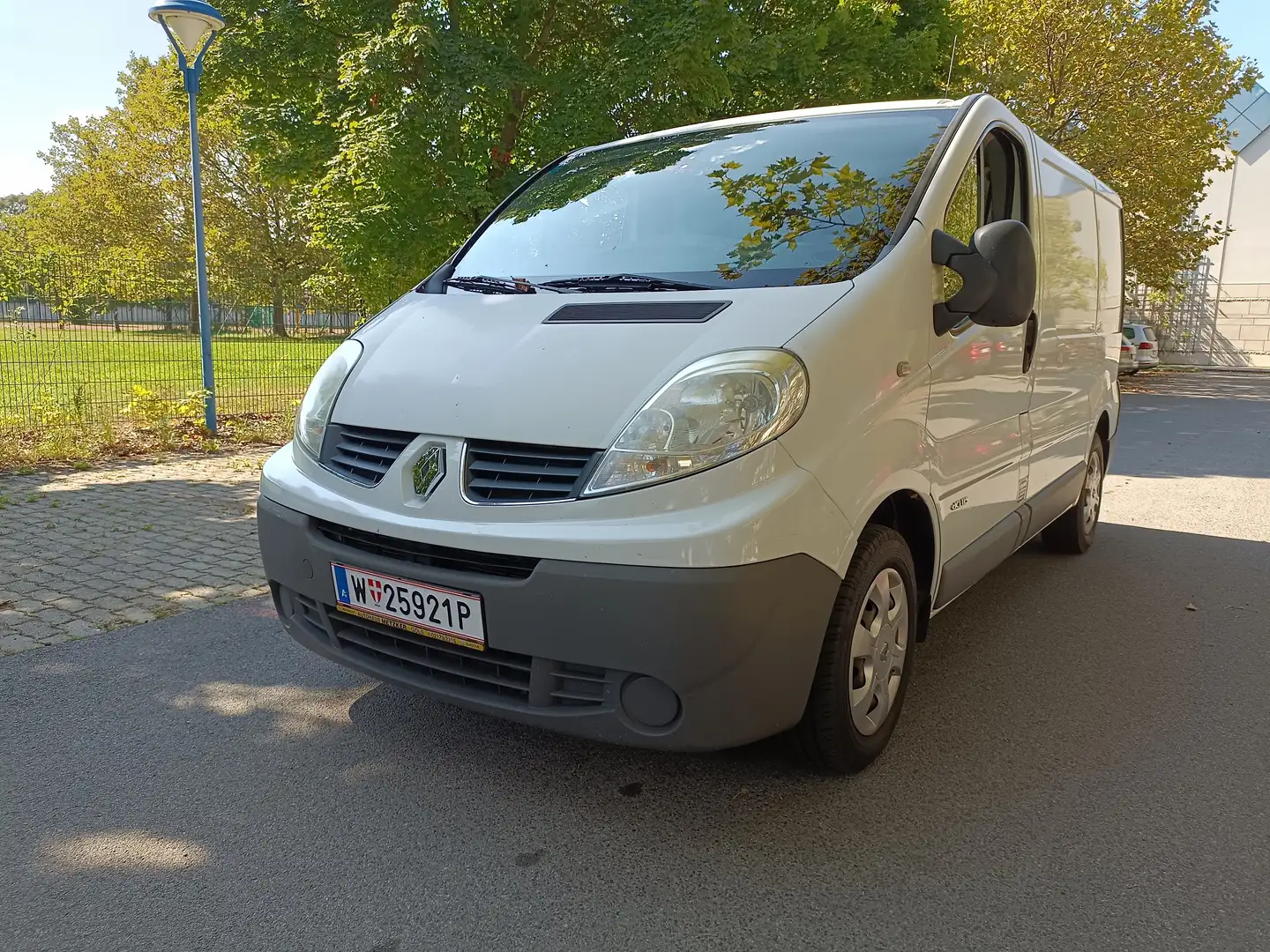 Renault Trafic - 1