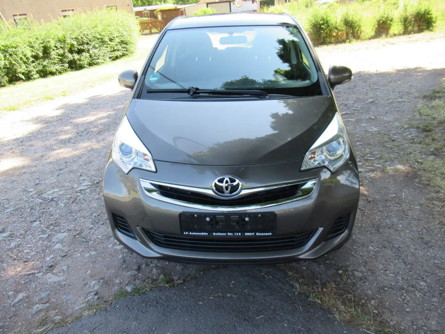 Toyota Verso-S Dual-VVT Cool 2.Hd/Navi/Pano/Klima/SHZ Brun - 2