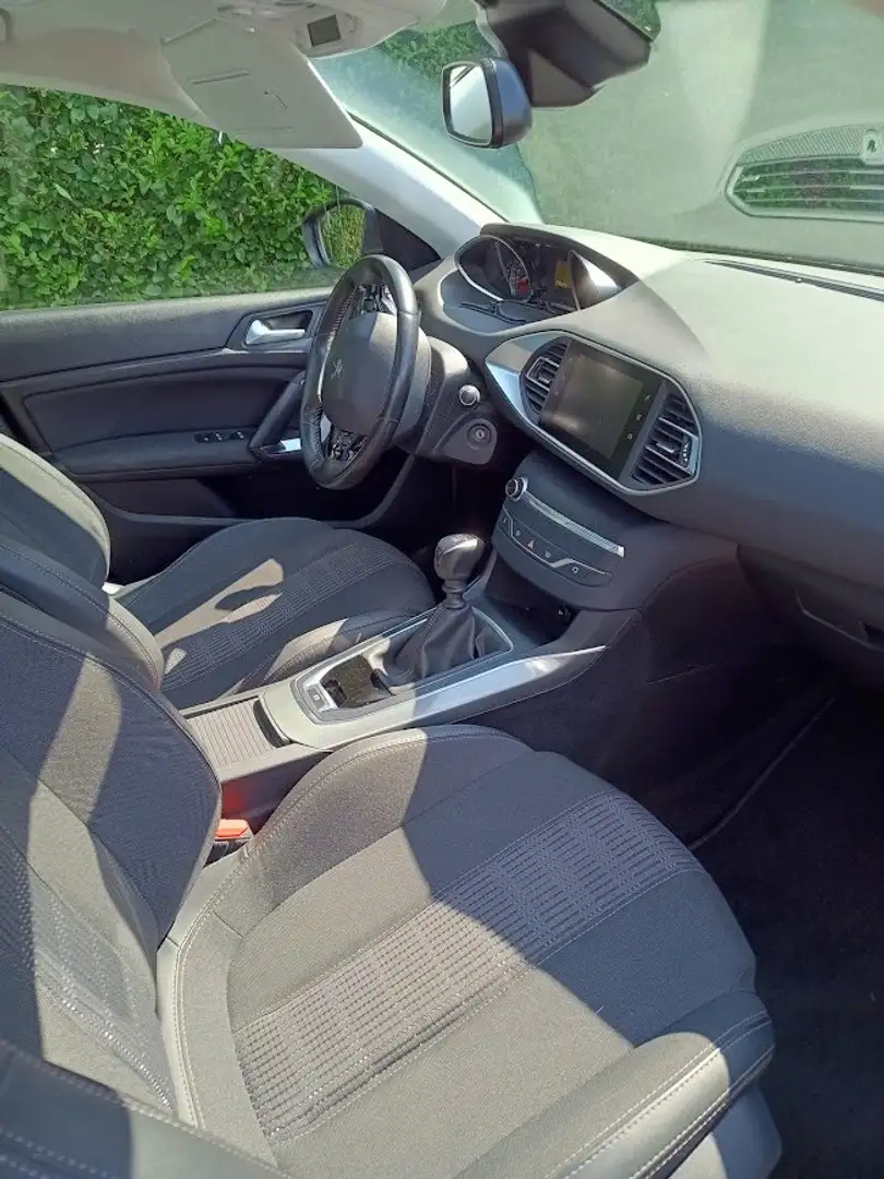 Peugeot 308 308 Allure 1.2 Pure Tech 130pk Stop&Start Man.6 Zwart - 2