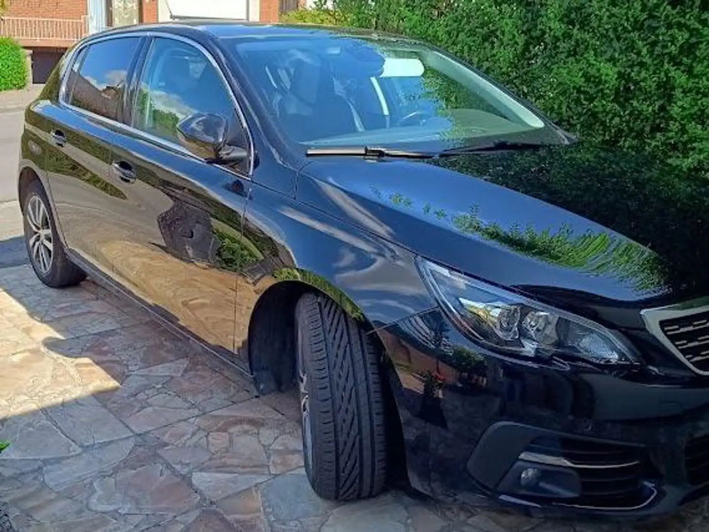 Peugeot 308 308 Allure 1.2 Pure Tech 130pk Stop&Start Man.6 Zwart - 1