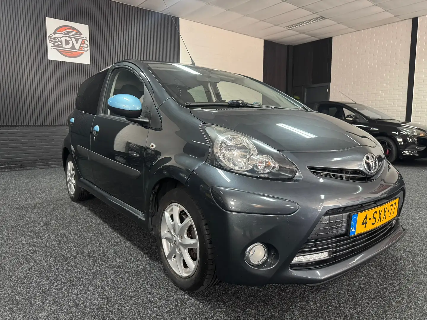 Toyota Aygo 1.0 VVT-i Dynamic Blue, AIRCO, ELEK PAKKET. APK, B Grau - 2