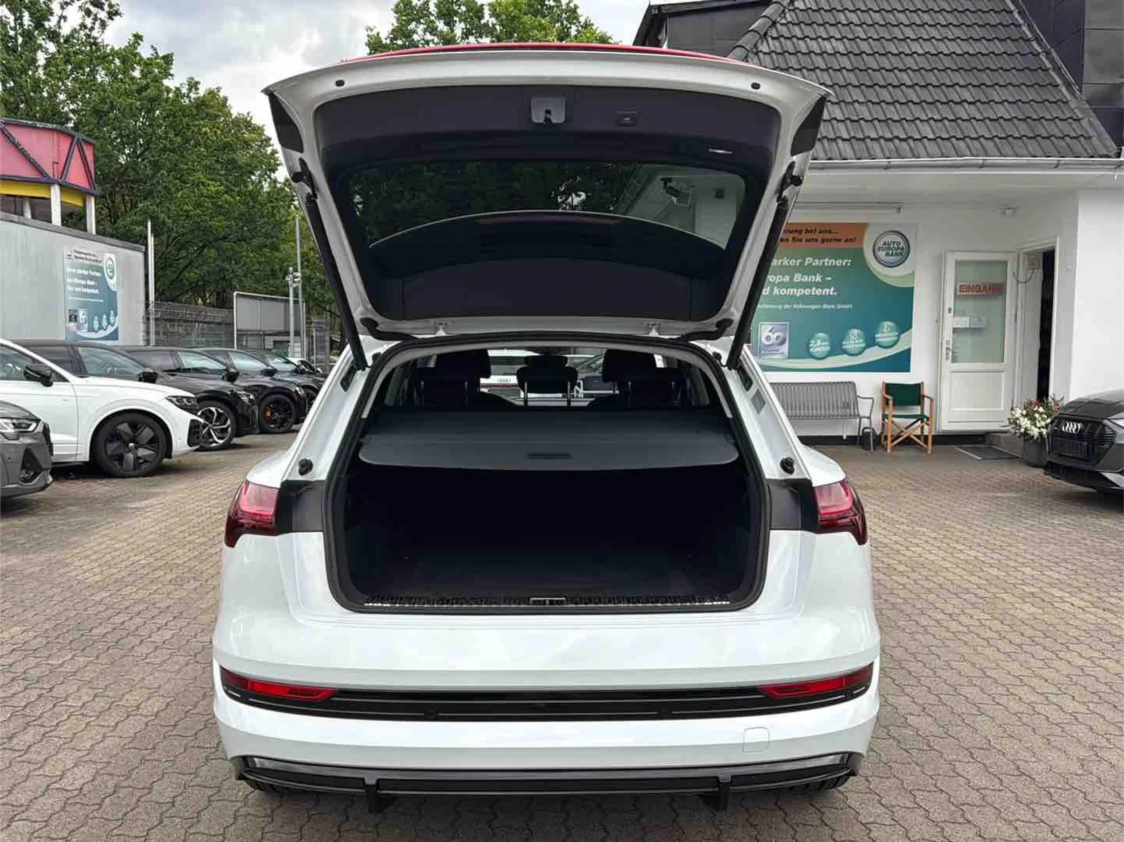 Audi e-tron 50 S line BLACK PANO 21Z KAMERA SHZ — photo 9