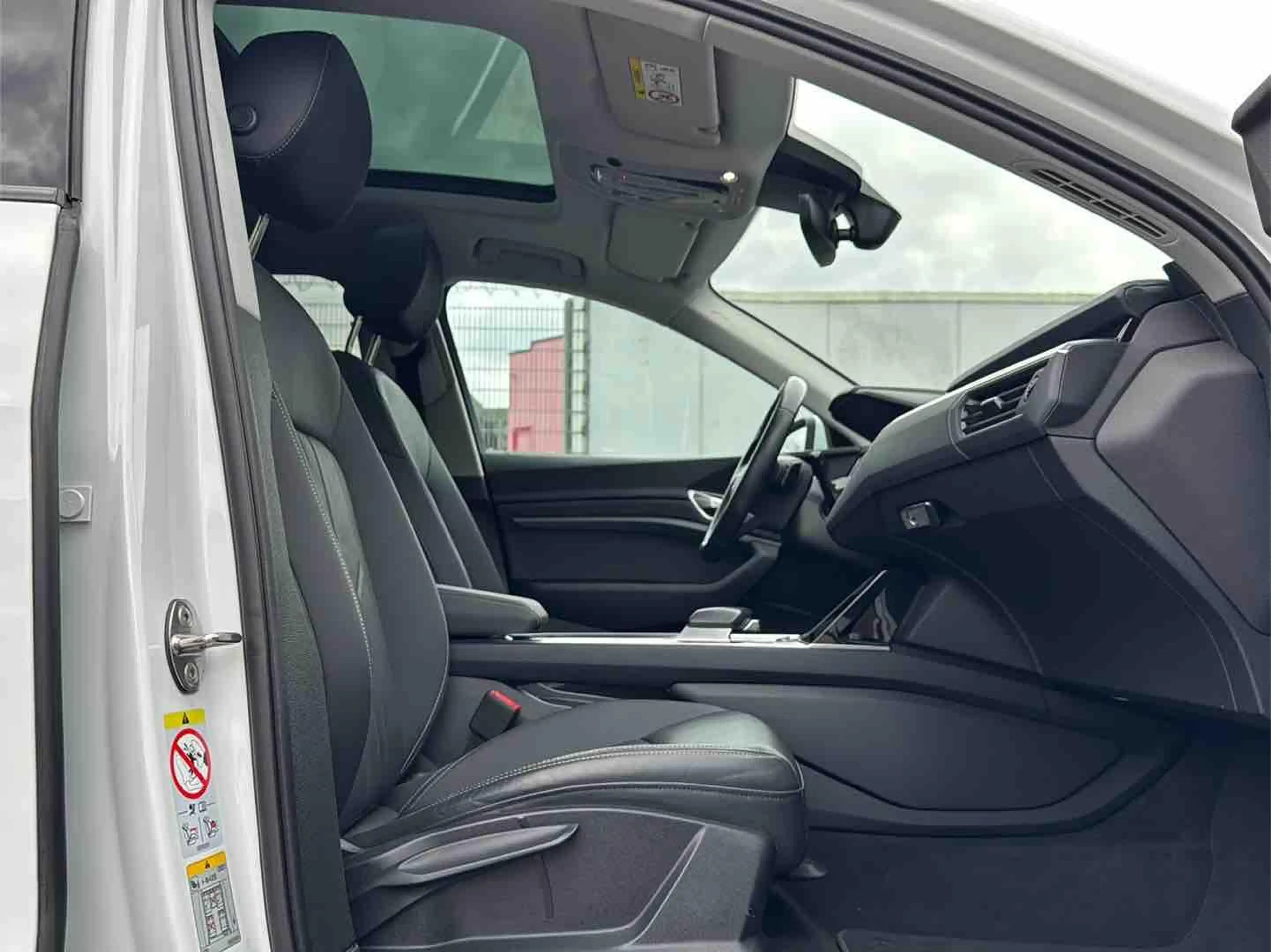 Audi e-tron 50 S line BLACK PANO 21Z KAMERA SHZ — photo 14