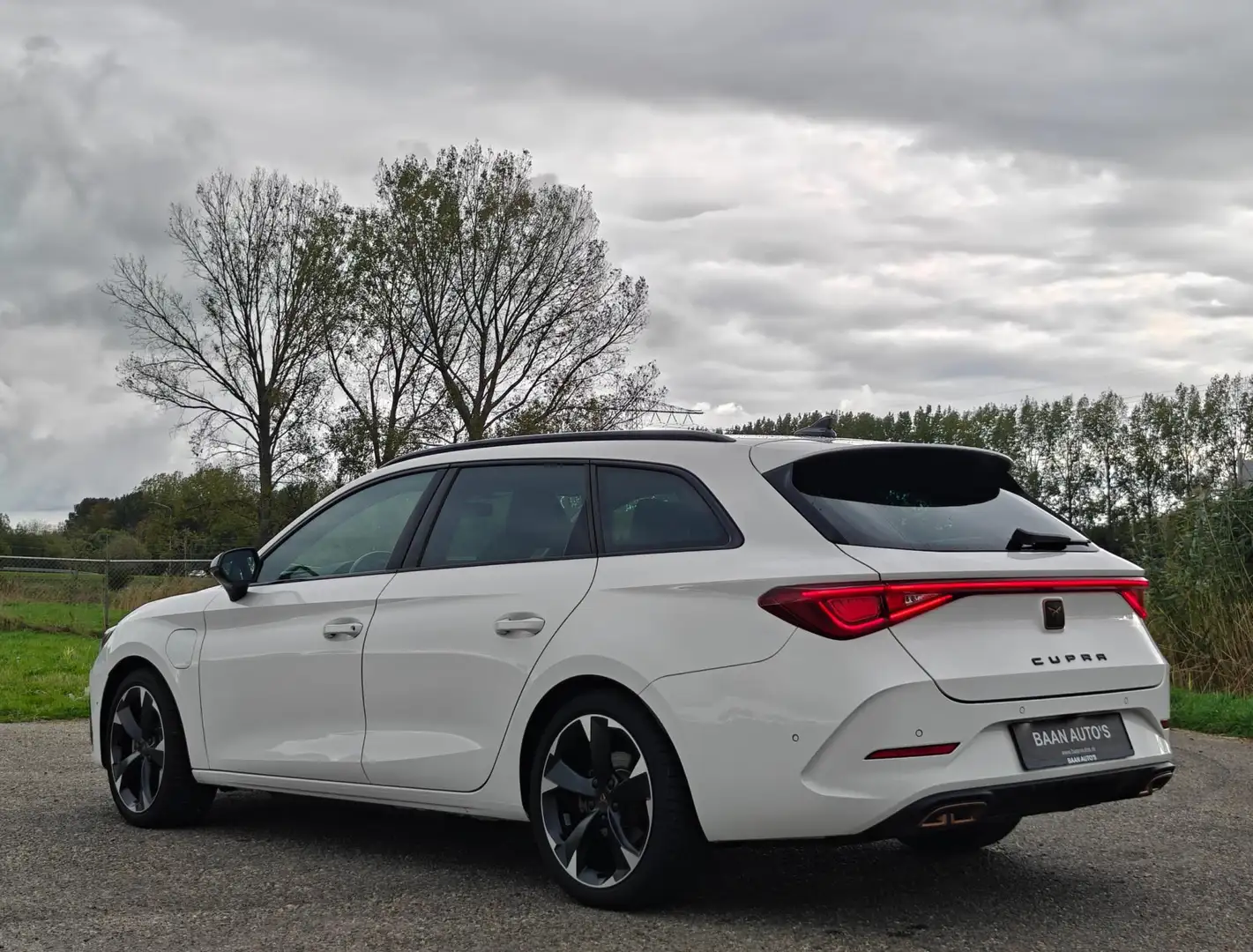 CUPRA Leon Sportstourer 1.4 e-Hybrid VZ Performance Wit - 2