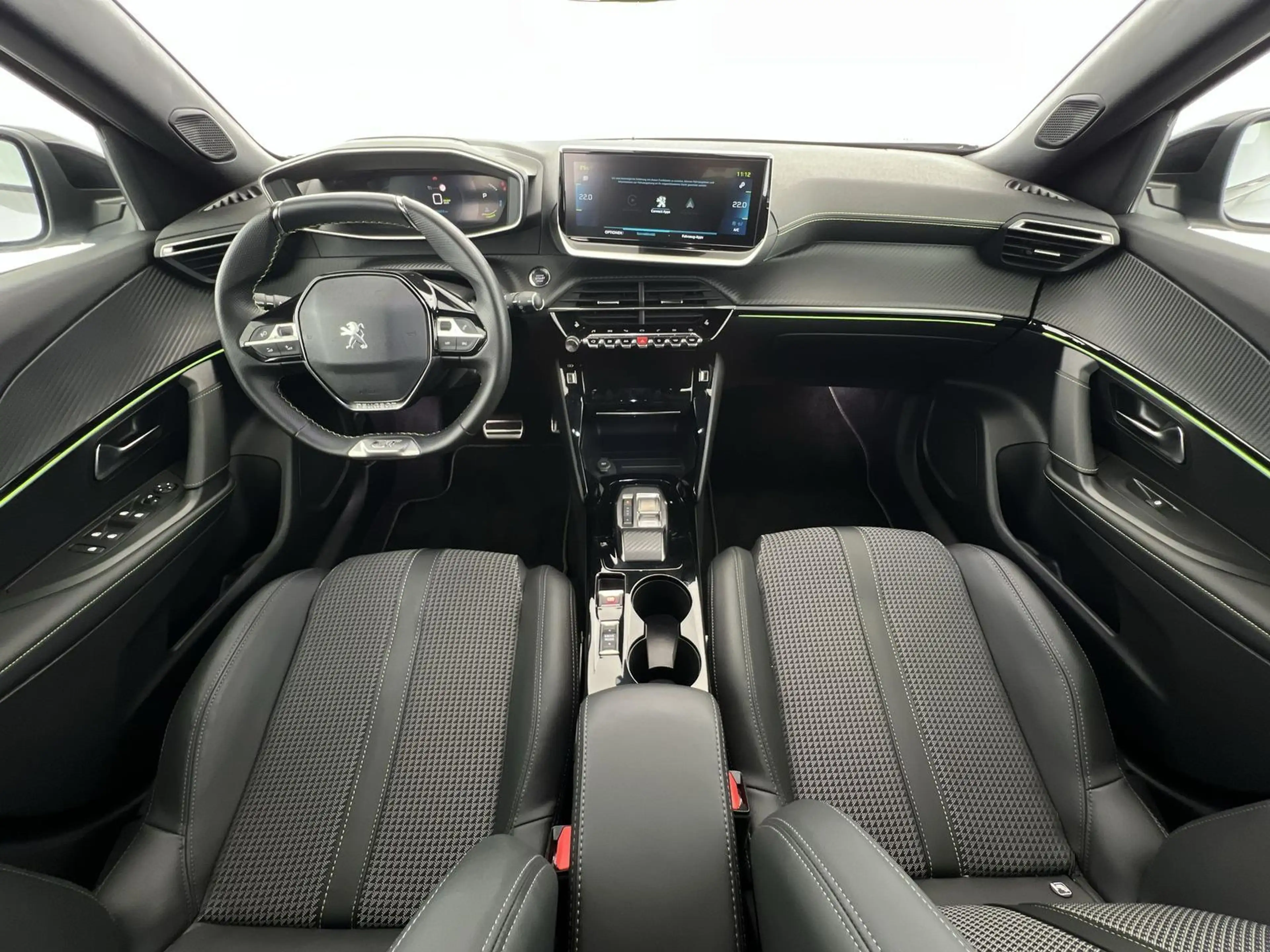 Peugeot e-2008 GT*NAVI*RFK*SHZ*uvm — photo 7