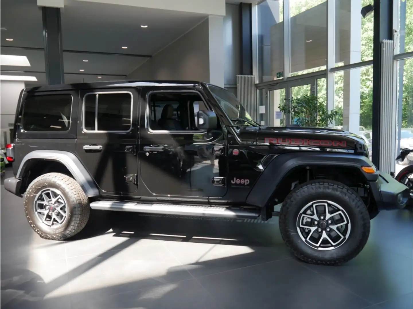 Jeep Wrangler Unlimited MY24 Rubicon Sky One Schwarz - 2