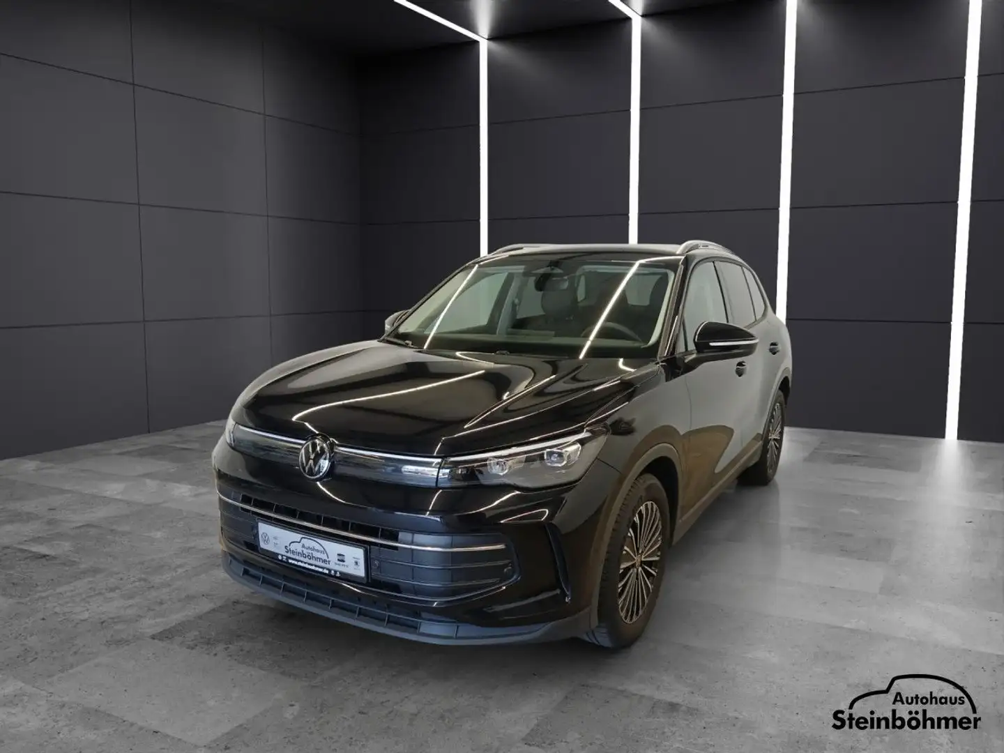Volkswagen Tiguan Life 1.5eTSI LED Plus NAV AHK ACC SHZ Navi Zwart - 2