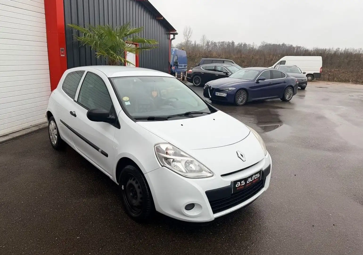 Renault Clio III 1.5 DCI 70 CV PHASE 2 COMMERCIAL Blanc - 2