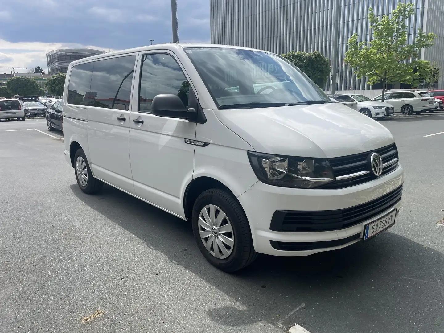 Volkswagen T6 Multivan Multivan 2,0 TDI Trendline Weiß - 1