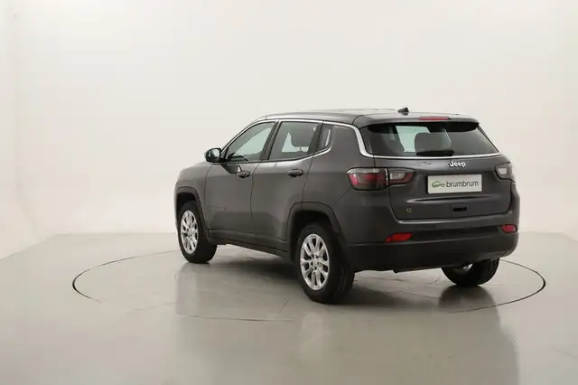 Jeep Compass view 3