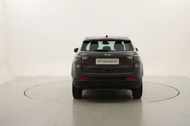 Jeep Compass view 4
