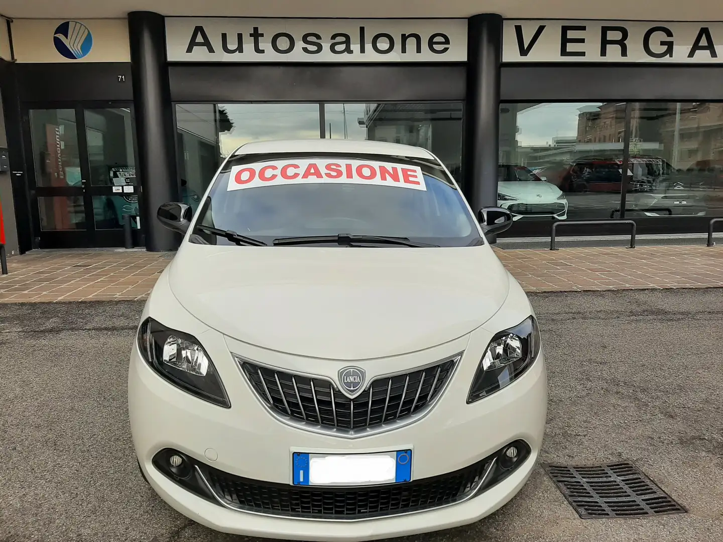 Lancia Ypsilon 1.0 PLATINO 70CV Hybrid Nessun Vincolo Bianco - 2