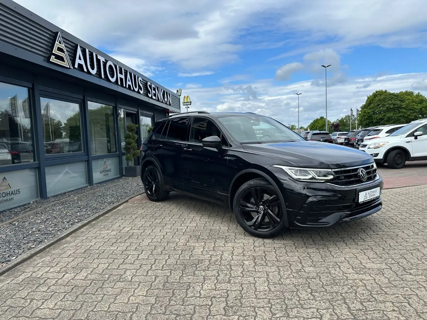 Volkswagen Tiguan 2.0 TDI DSG R-Line 4Motion*R-CAM*VIRTUAL* Fekete - 1