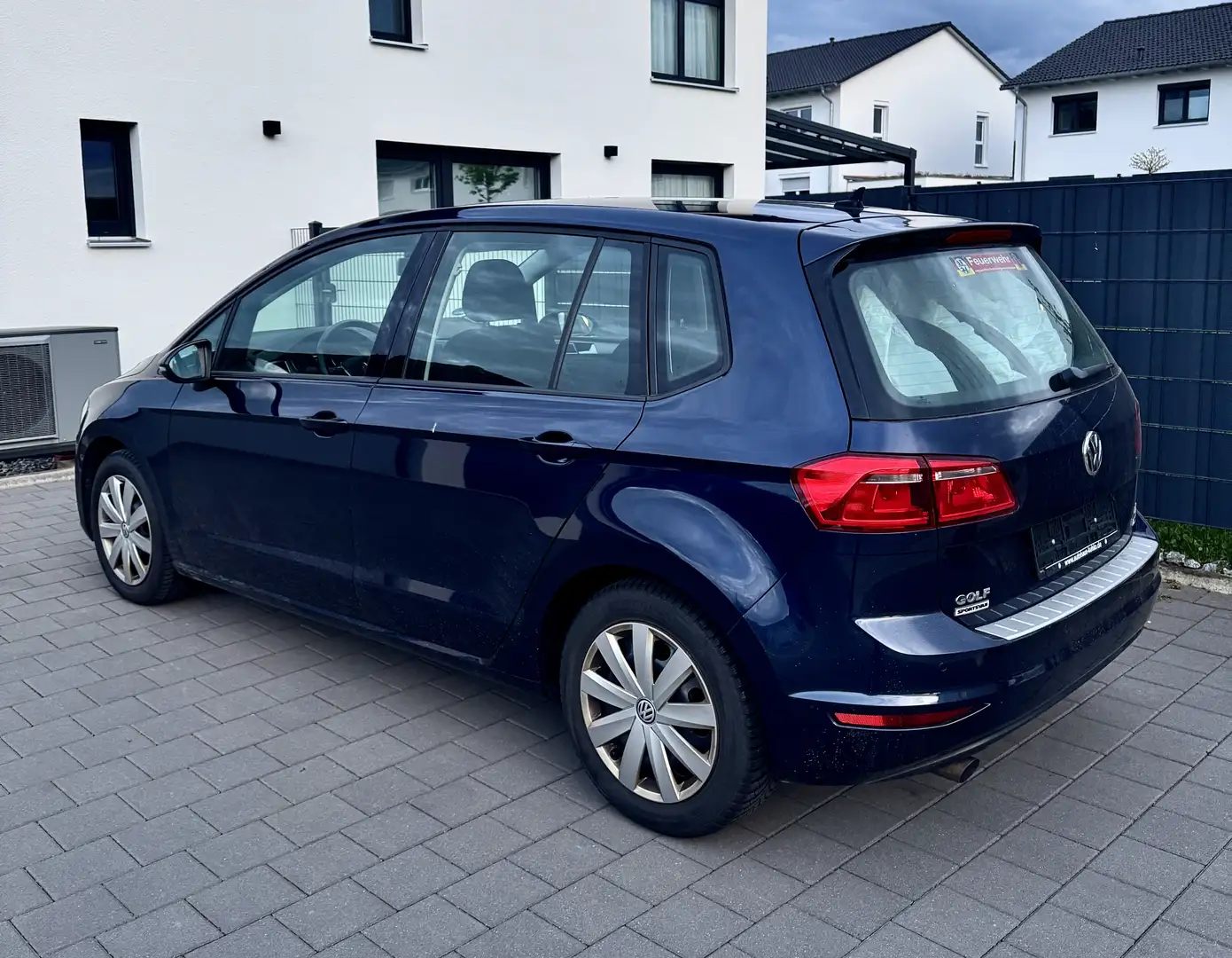 Volkswagen Golf Sportsvan 1.6 TDI, TÜV NEU, STANDHEIZUNG, SITZHEIZUNG, KLIM Bleu - 1