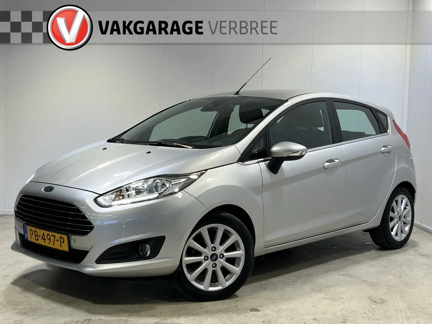 Ford Fiesta 1.0 EcoBoost Titanium | Navigatie | Parkeersensor Grijs - 1