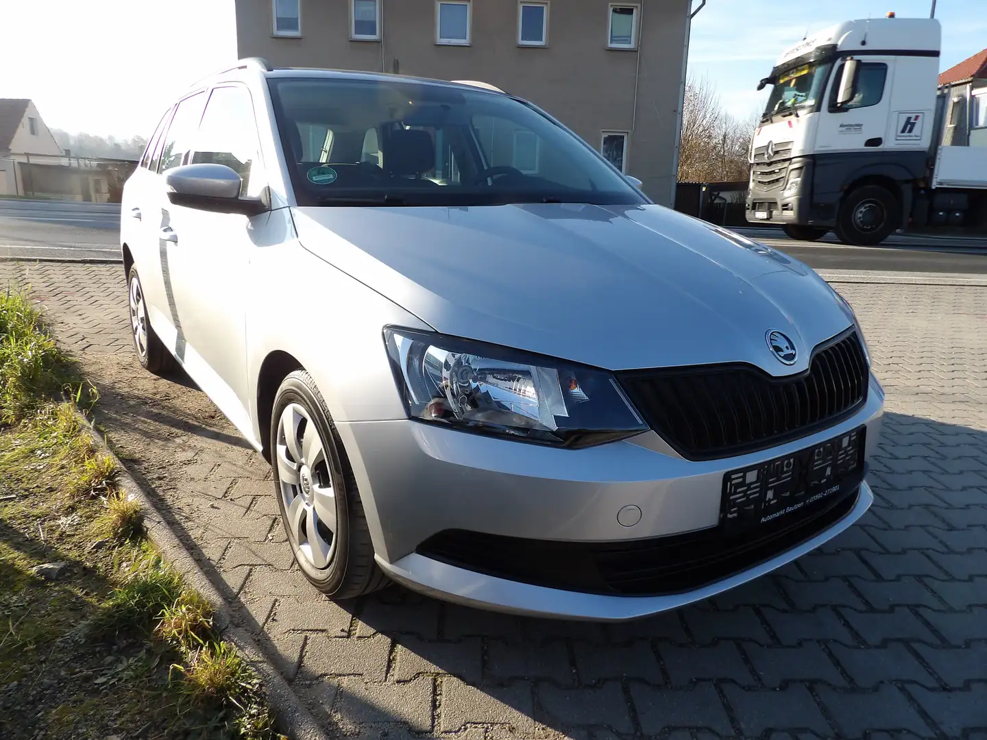 Skoda Fabia Ambition Klima Sitzheiz. HU AU Neu Gris - 1