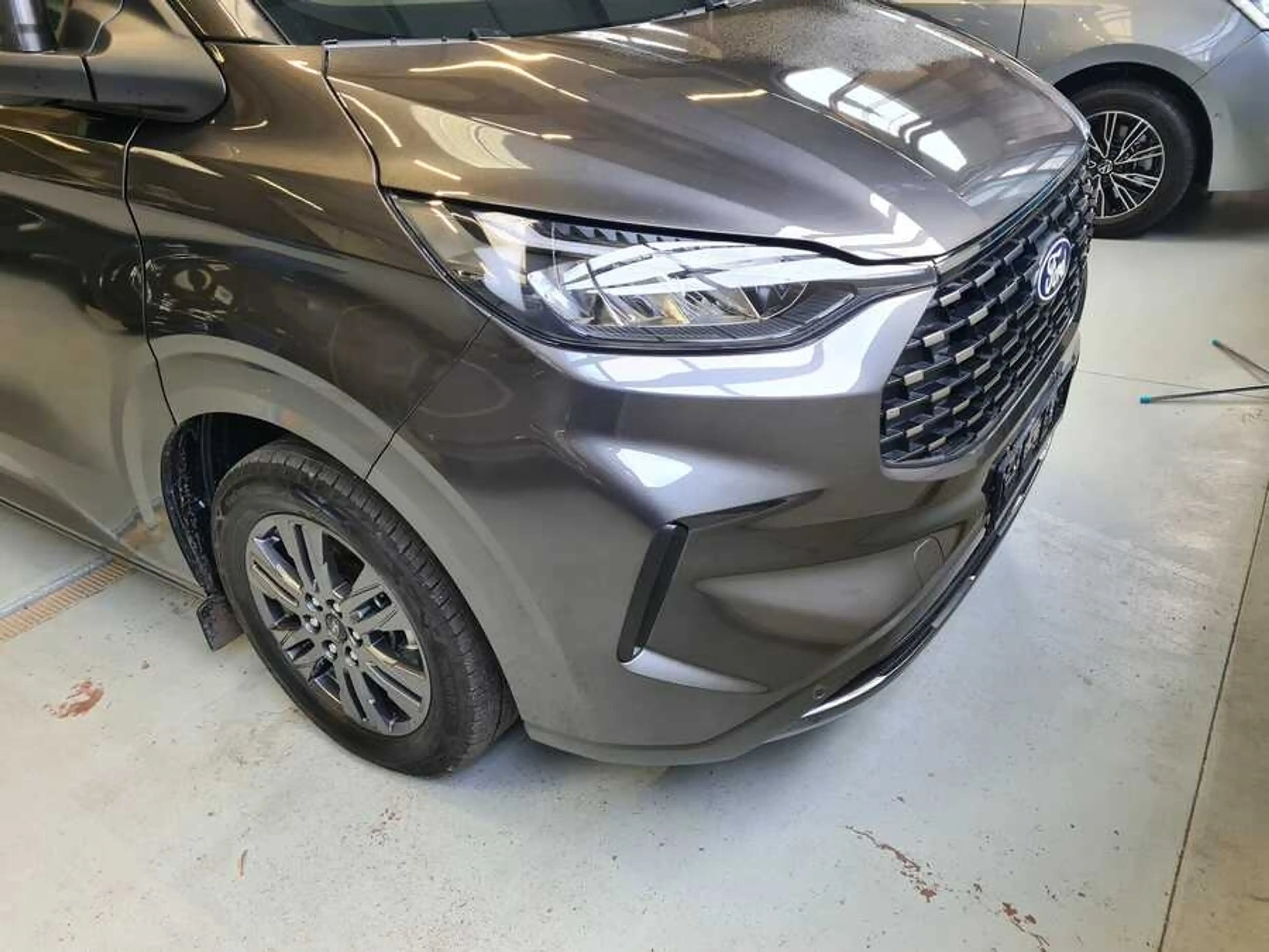 Ford Nugget 170PK Automaat Titanium — photo 2