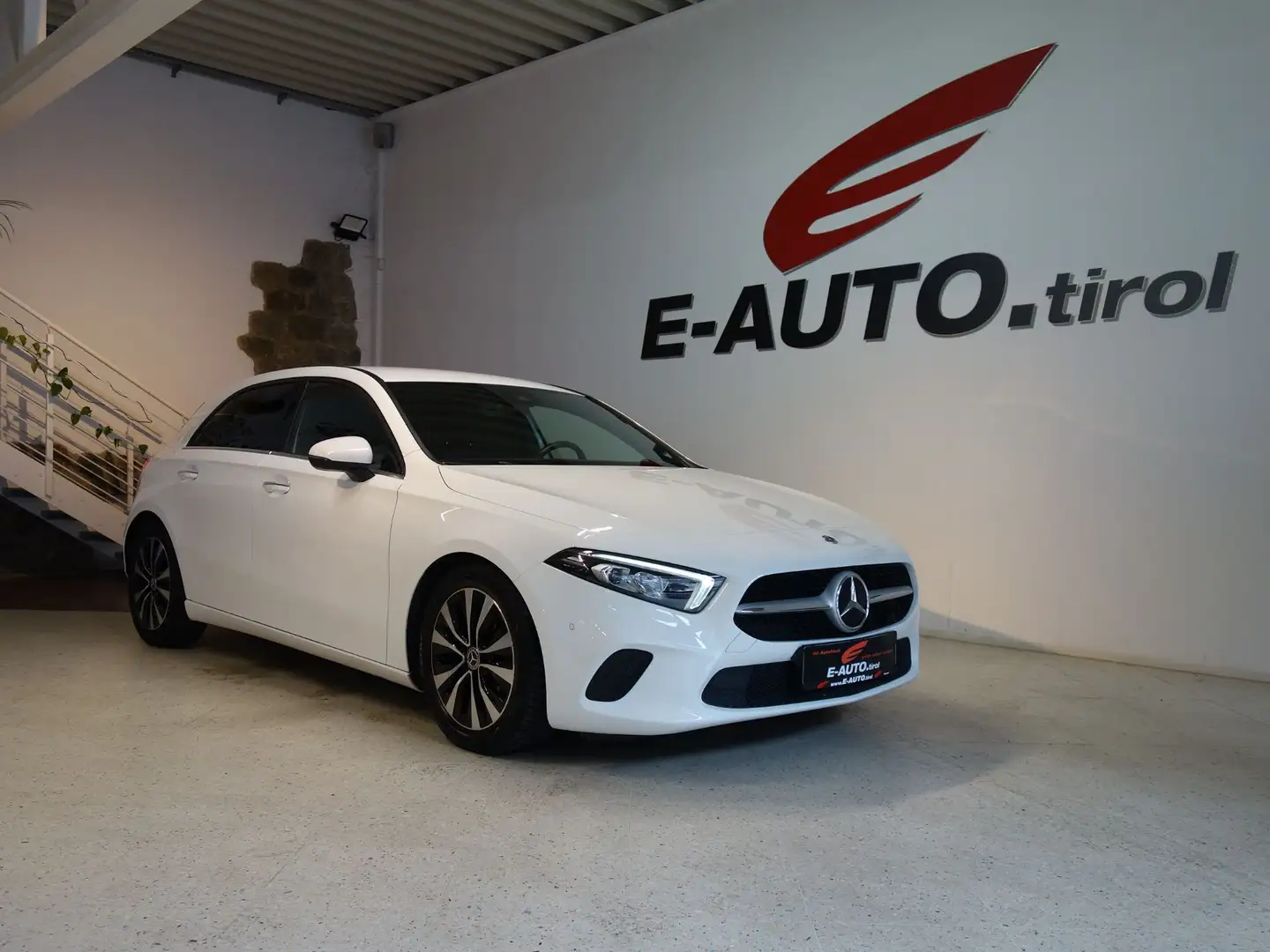 Mercedes-Benz A 200 d 4MATIC Aut. *SPORT PAKET *KAMERA *GARANTIE Weiß - 1