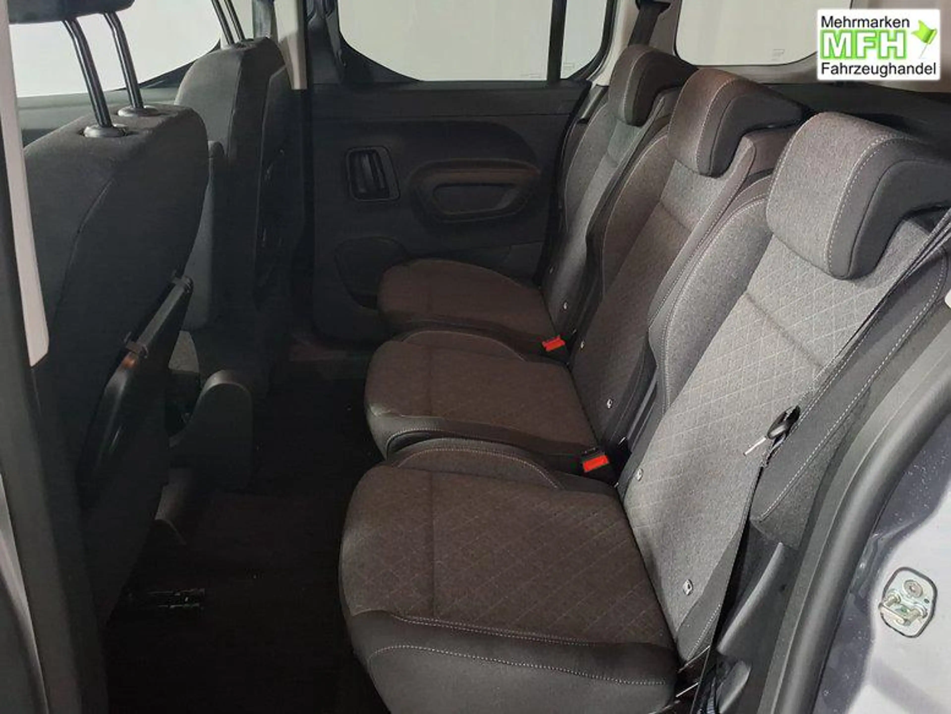 Opel Combo Life GS 1.5 Diesel 8-Gang Automatik 96 kW (131 PS), ... — photo 9