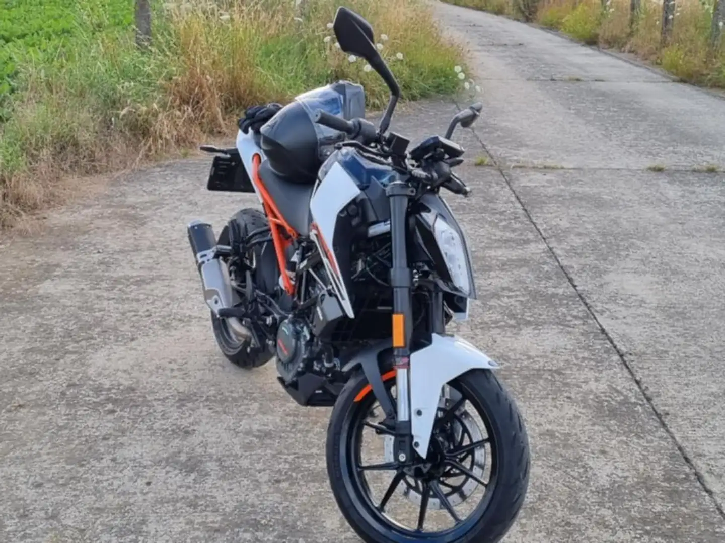 KTM 125 Duke Wit - 2