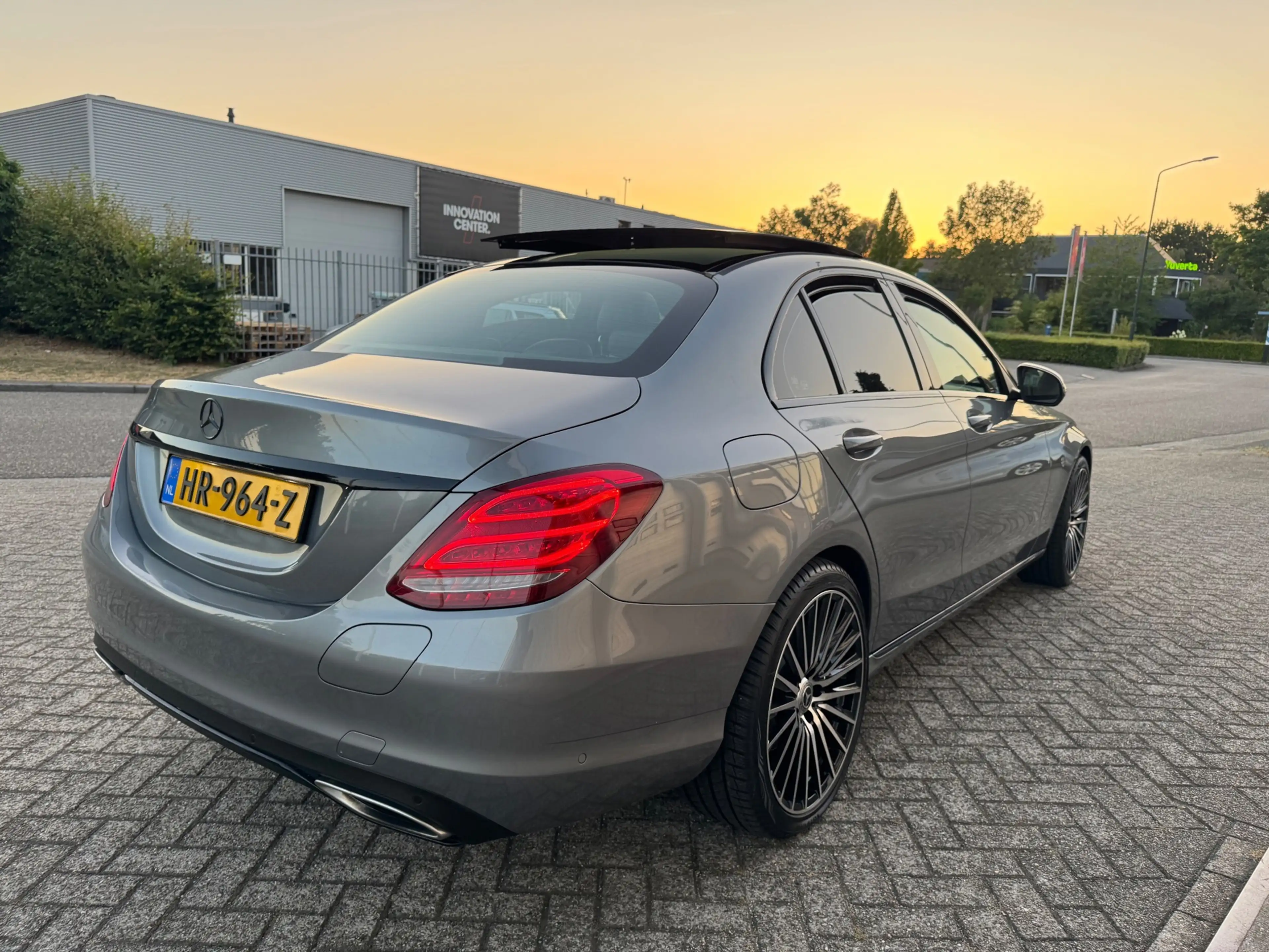 Mercedes-Benz C 350 e Lease Panodak, Camera — photo 5