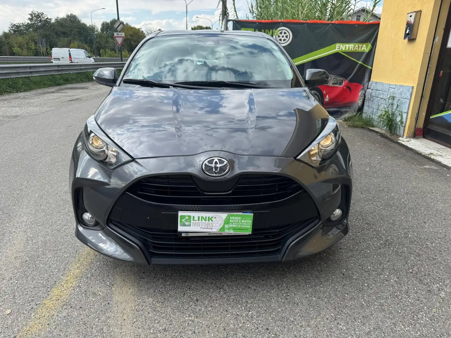 Toyota Yaris Yaris IV 2023 1.0 Active con soli 12300km!!! Gris - 2
