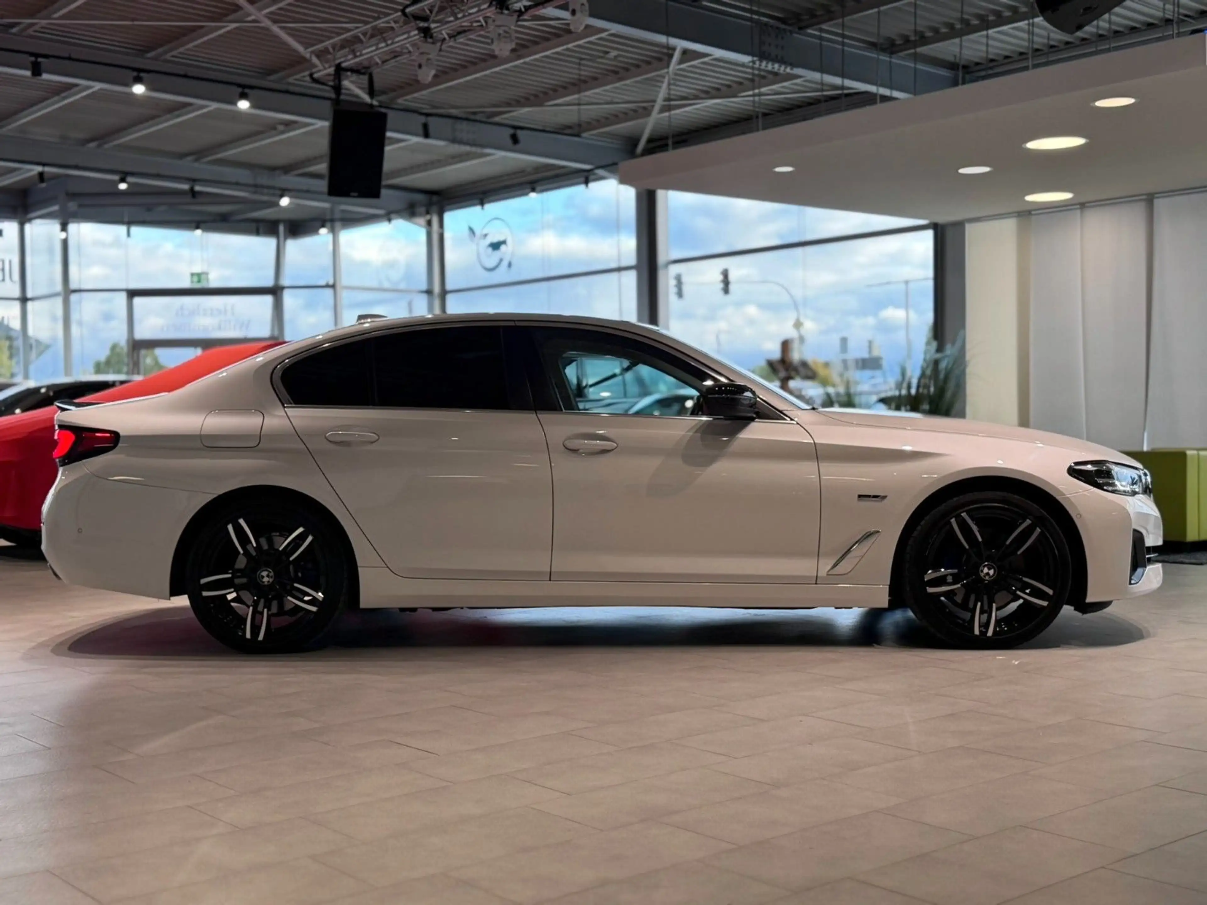 BMW 530 e *BUSINESS*LED*RFK*SHZ*DIGITAL*LEDER* — photo 9
