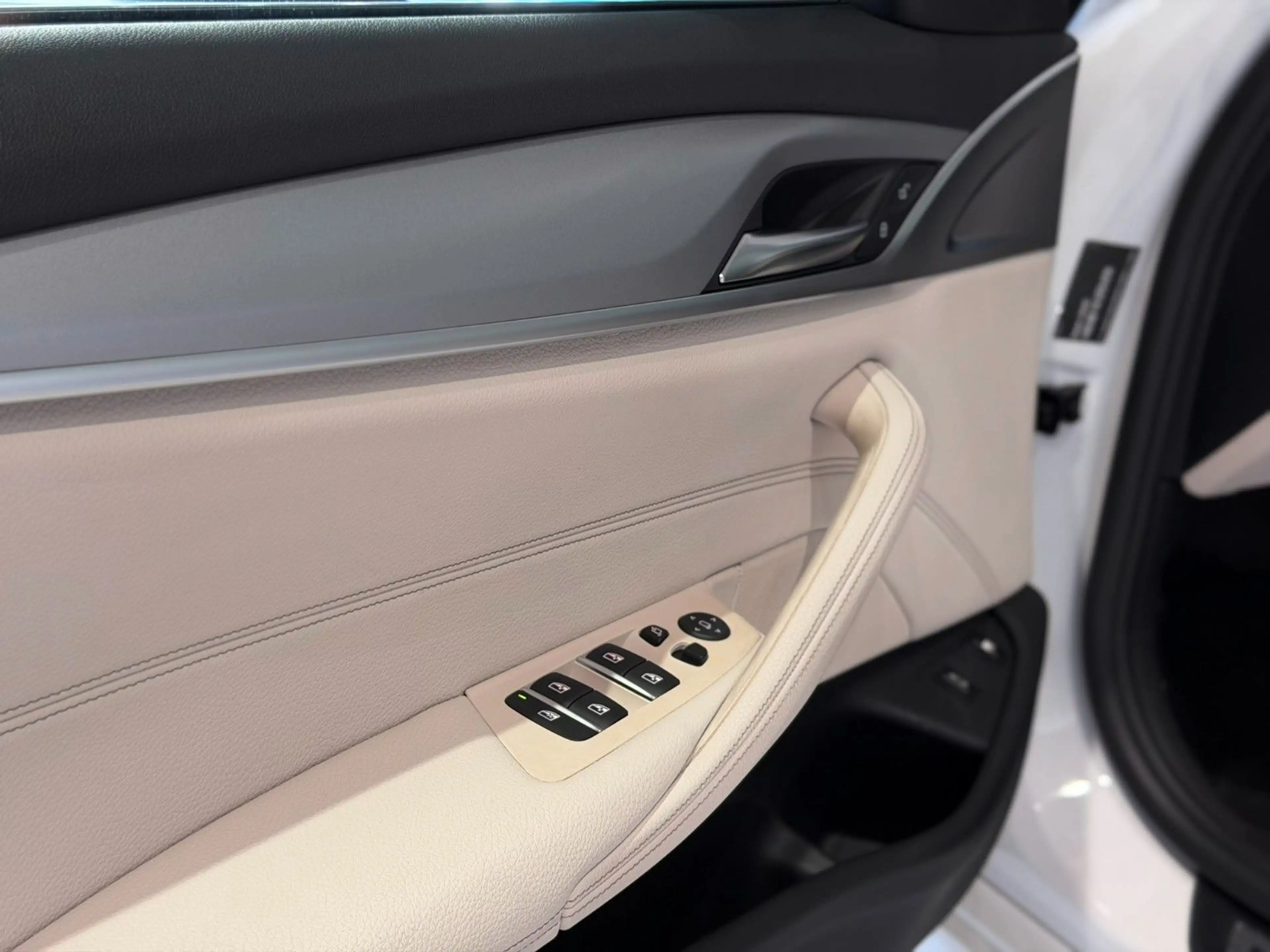 BMW 530 e *BUSINESS*LED*RFK*SHZ*DIGITAL*LEDER* — photo 15