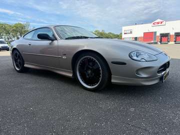 XK8 4.0 V8 Coupé