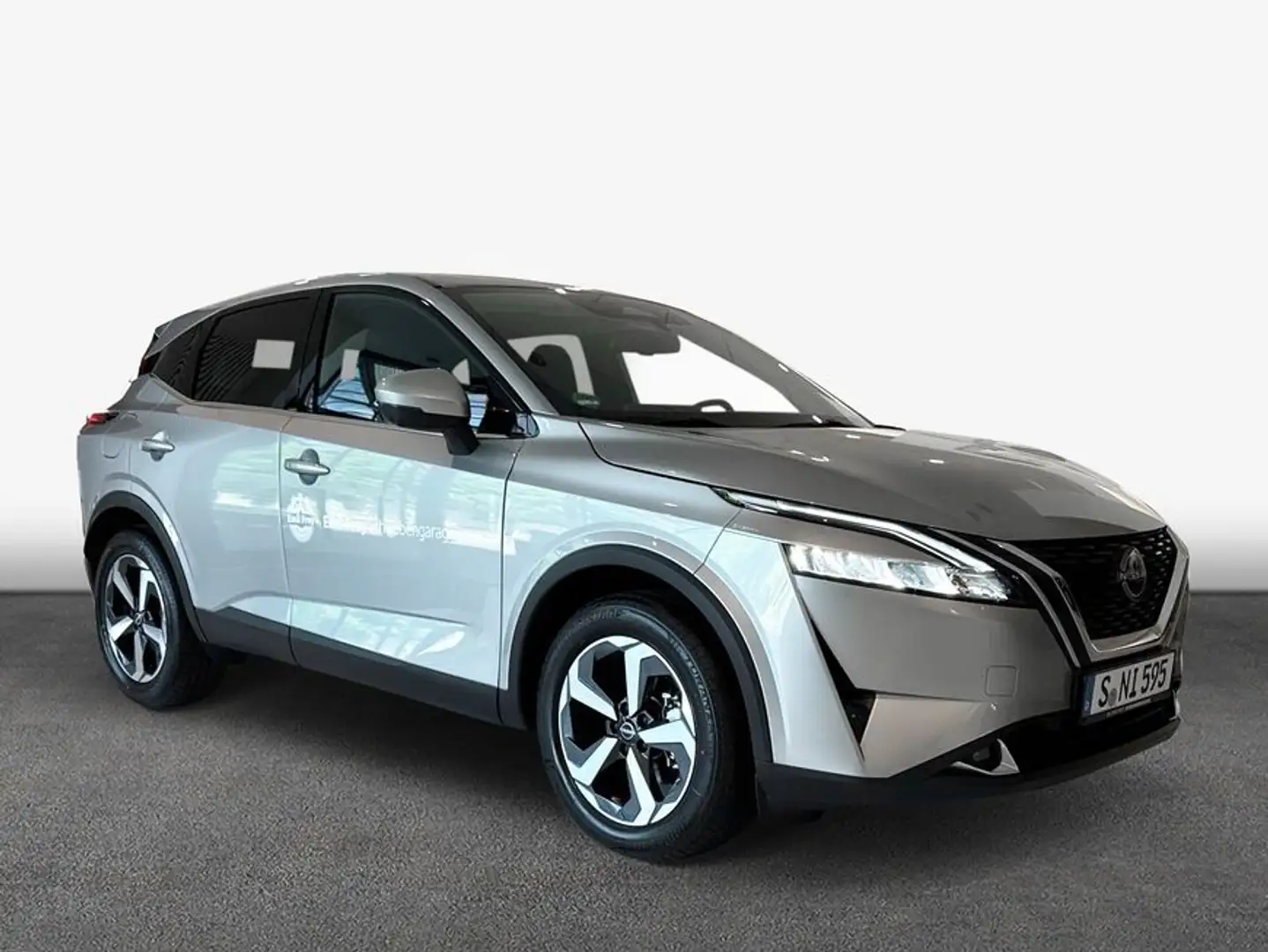 Nissan Qashqai 1.3 DIG-T 4x4 MHEV Xtronic N-Connecta 116 Silber - 2