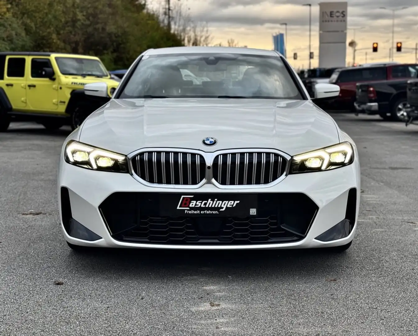 BMW 318 i Limousine M Sportpaket Weiß - 2